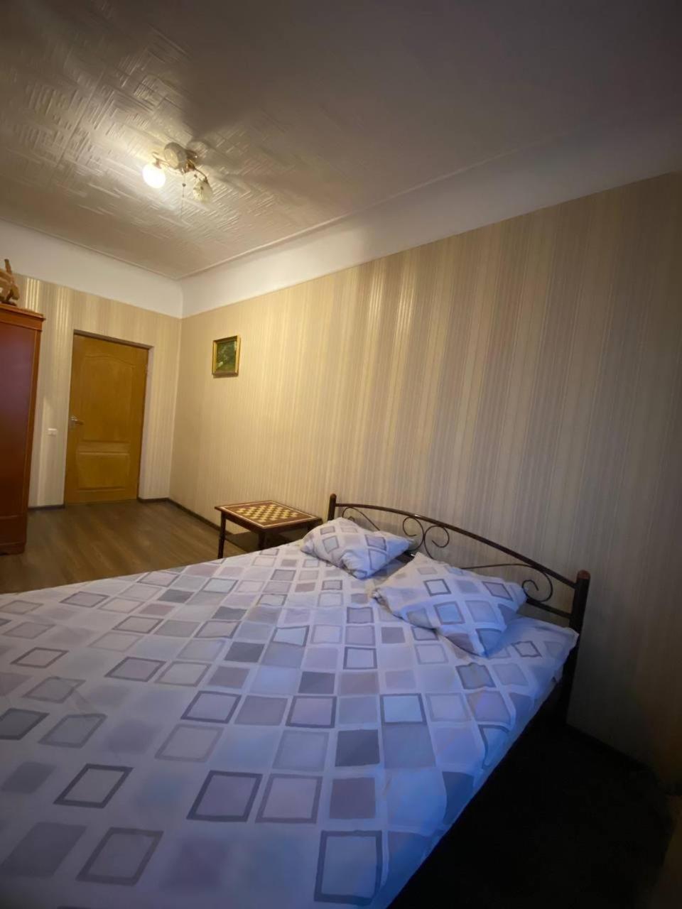 3Х Комнатные Аппартаменты В Центре Жд Вокзал Apartment Poltava Exterior photo